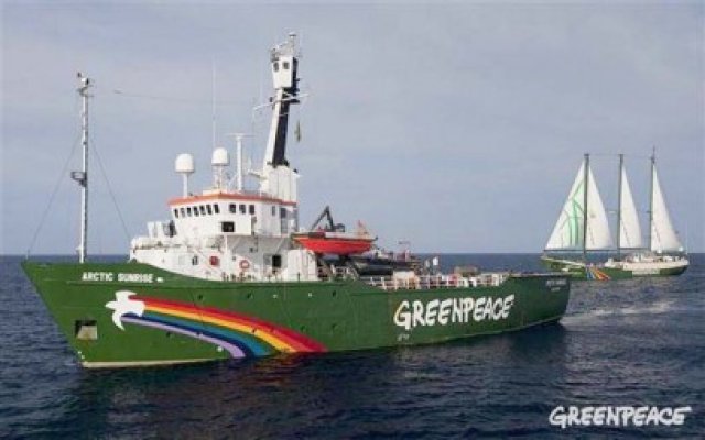 Vasul Greenpeace Arctic Sunrise ajunge la Constanţa